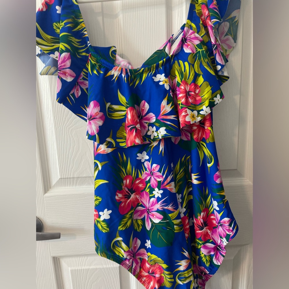 NWT Kona Soul women's plus Size 20W One piece swim suit, ruffled sleeves